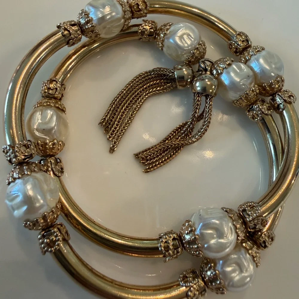 Wrap Around Bracelet Gold Tone and Pearls